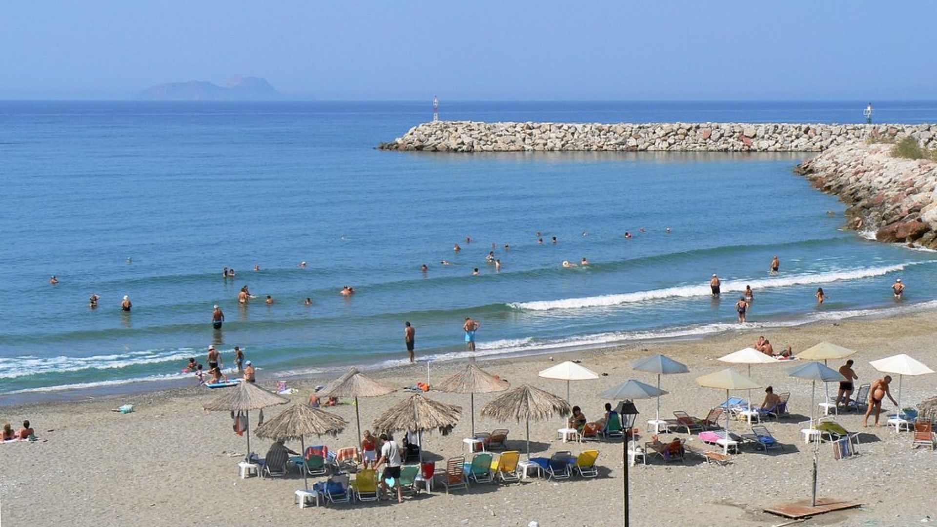 Kokkinos Pyrgos beach