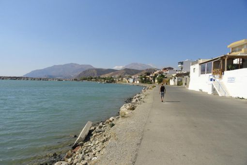 Kokkinos Pyrgos beach