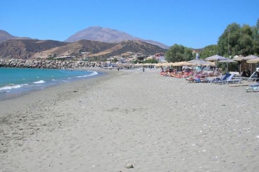 Kokkinos Pyrgos beach